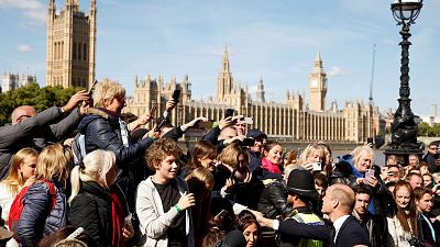 14 horas fin de semana - ¿Ha cambiado la popularidad de la monarquía británica? - Escuchar ahora