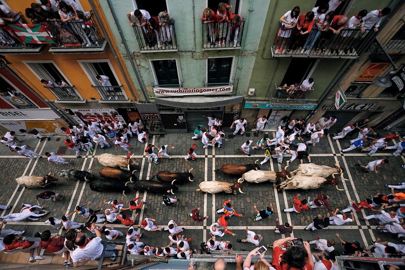 Las mejores imágenes del segundo encierro de San Fermín 2019