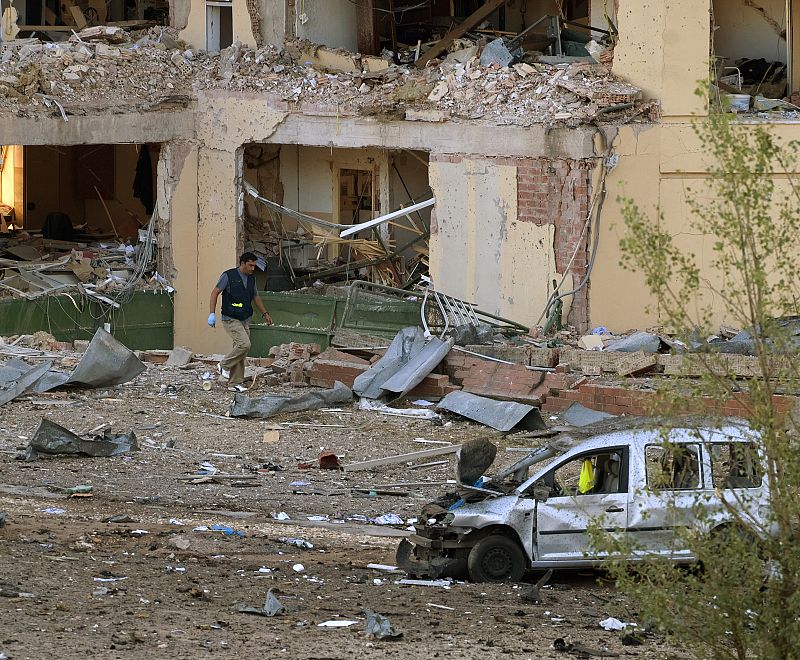 El atentado de ETA en la casa cuartel de Burgos RTVE.es