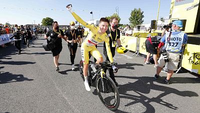 Tadej Pogacar tras terminar la etapa 20 del Tour de Francia
