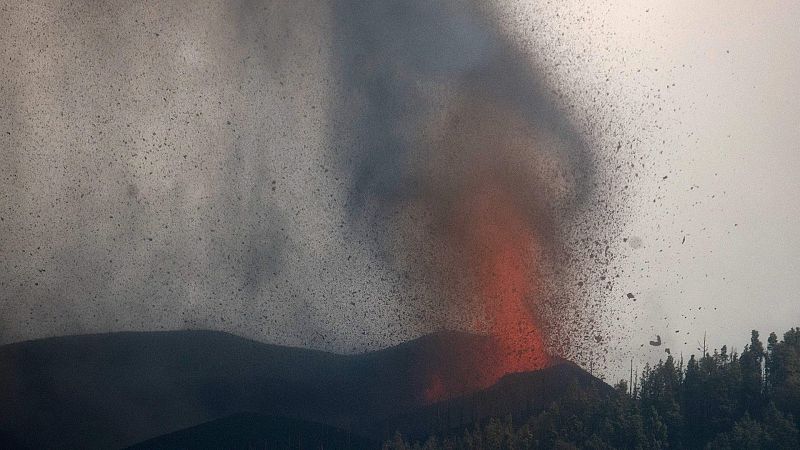Erupcin del volcn Cumbre Vieja en La Palma