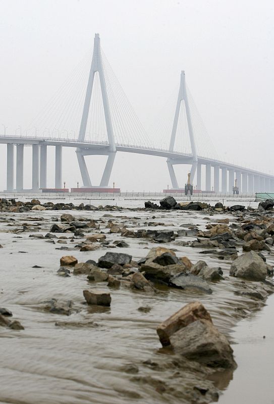 A view of the incomplete Hangzhou Bay Bridge in Ningbo