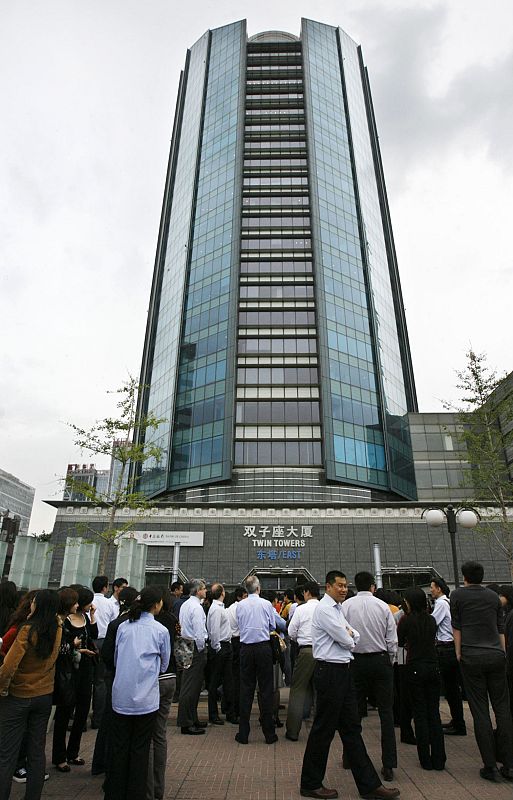 Oficinistas evacuados en Pekín