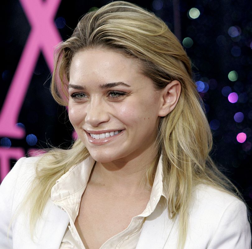 Ashley Olsen pasa por el photocall