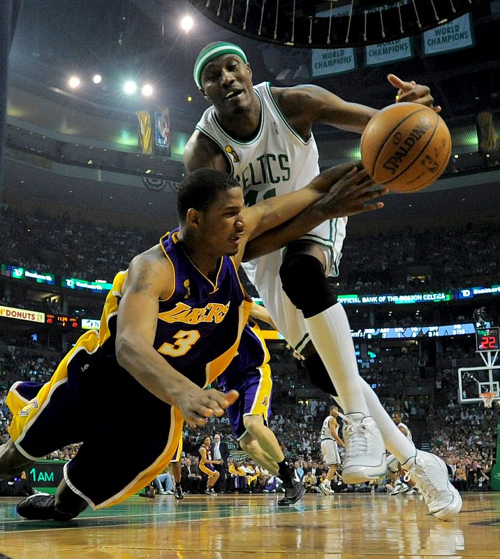 LOS LAKERS DE LOS ANGELES VS. LOS CELTICS DE BOSTON