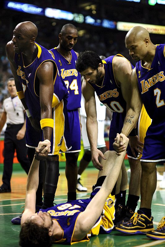 LOS LAKERS DE LOS ANGELES VS. LOS CELTICS DE BOSTON