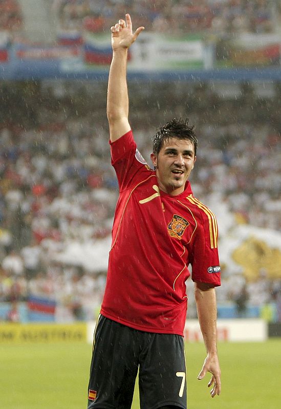 David Villa, celebra el primer gol marcado a la selección rusa.