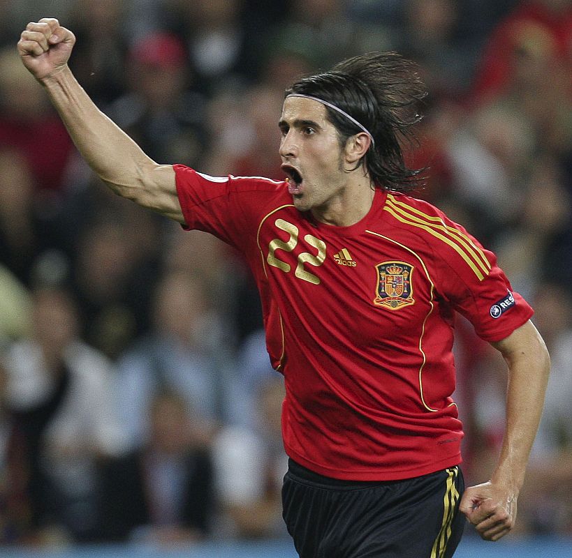 El centrocampista de la selección española Rubén de la Red celebra el gol que ha marcado ante Grecia y que ha supuesto el empate.