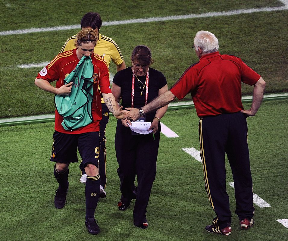 Torres y Aragonés se saludan