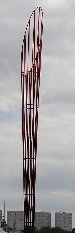 Aspire, la escultura al aire libre más alta de Reino Unido, está siendo expuesta en el Campus de Jubilee, en la Universidad de Nottingham.