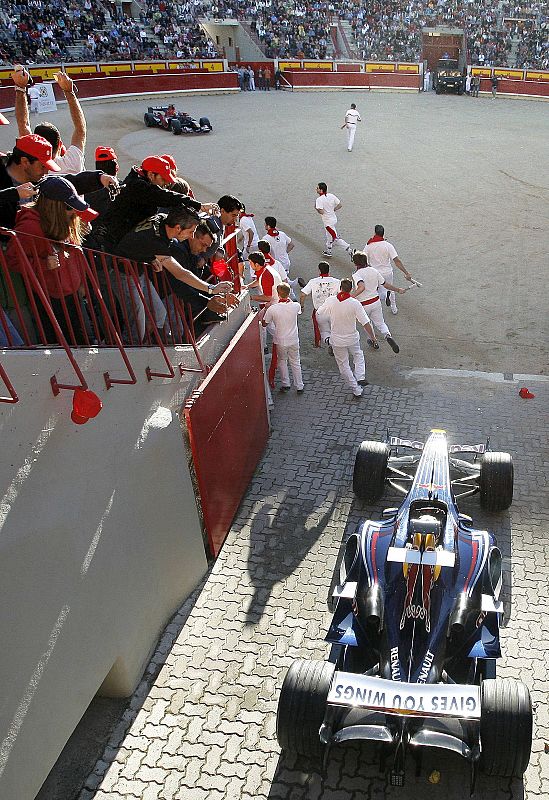 Camino de la Plaza de Toros.