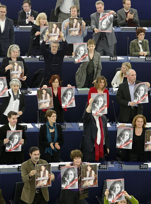 Los miembros del Parlamento Europeo también mostraron su apoyo a la liberación de Ingrid Betancourt con la exhibición de su fotografía durante un pleno celebrado en Estrasburgo el pasado 12 de marzo.