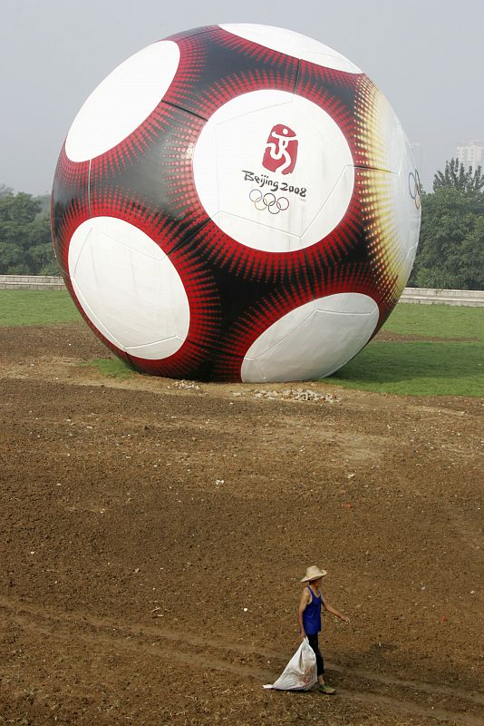 Seguro que con ese balón no hay quién falle un gol.