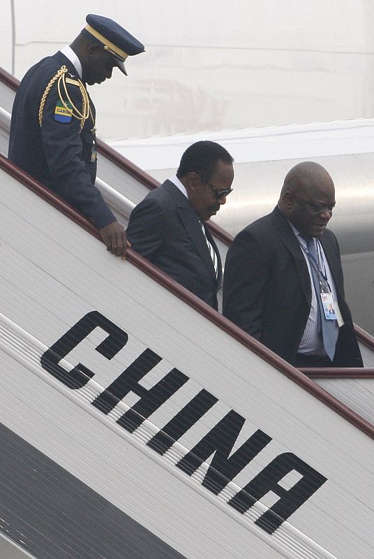 Gabon's President Omar Bongo arrives at Beijing Capital International Airport