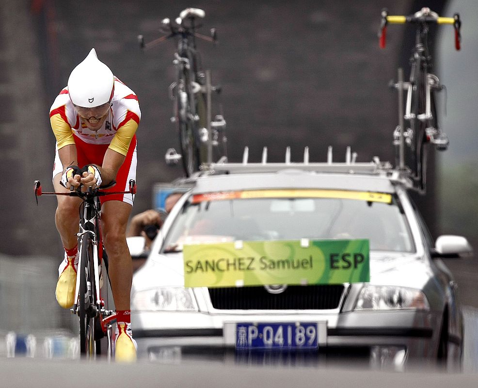 El español Samuel Sánchez ha quedado sexto en la contrarreloj.