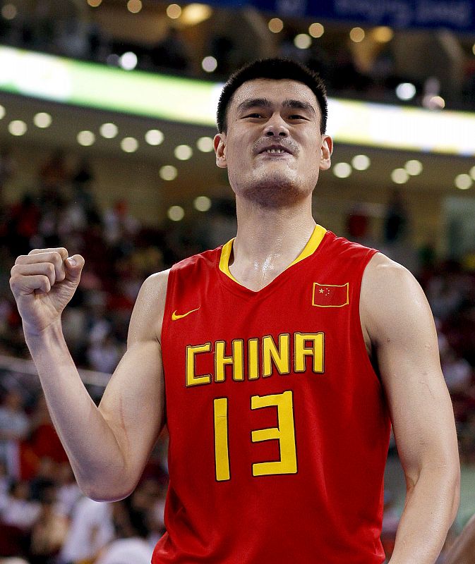 China arrolla a Angola