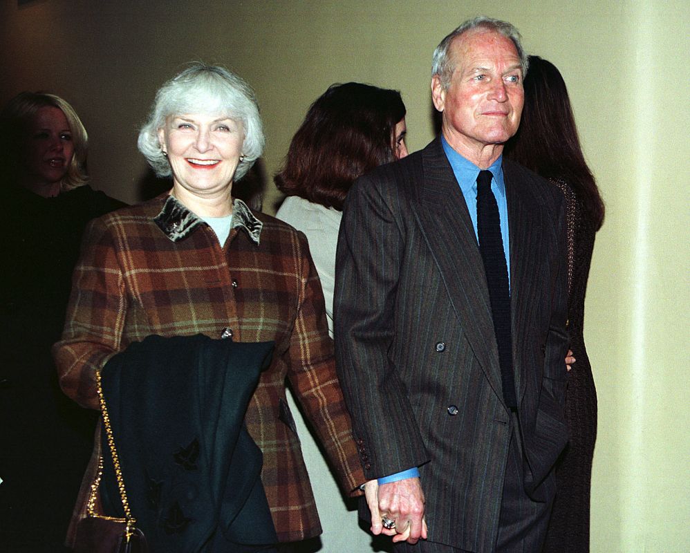 PAUL NEWMAN AND JOANNE WOODWARD ARRIVE AT PREMIERE IN NEW YORK