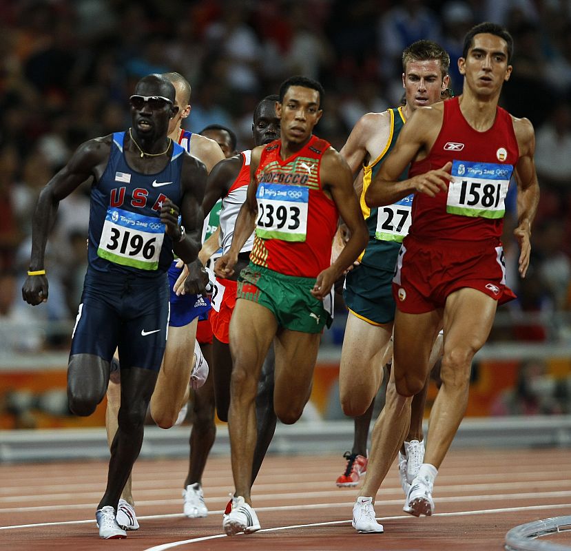 Runners compete in men's 1500m heat during Beijing 2008 Olympic Games