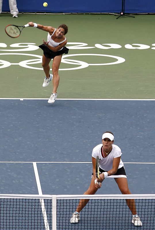 Ruano y Medina consiguen la primera plata para España, en un partido dominado por las hermanas Williams, de principio a fin.