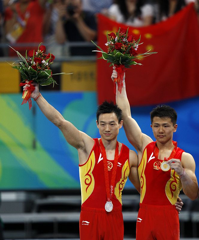 Los chinos Chen Yibing y Yang Wei, han conseguido el oro y la plata en la prueba de gimnasia artística, en la modalidad de anillas.