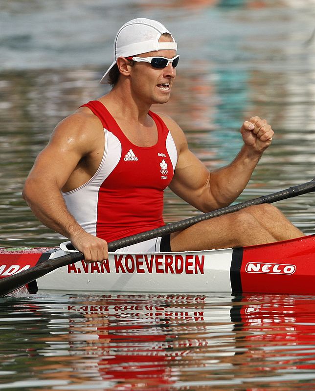 Canada's Adam van Koeverden celebrates his second place finish in the men's K1 500m kayak final at the Beijing 2008 Olympic Games