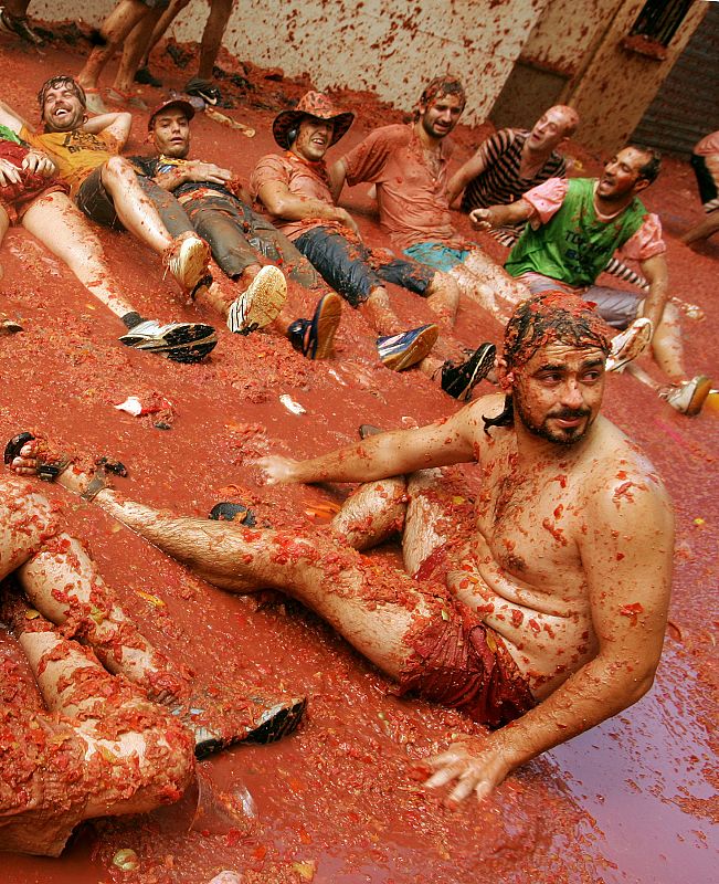 Un descansito en un manto de tomate