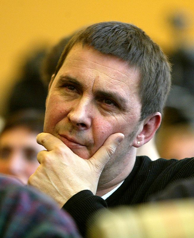 Otegi asiste a un debate en Pamplona