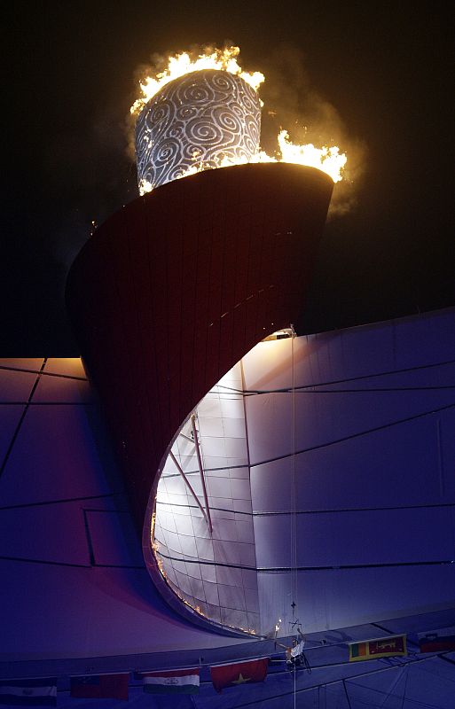 El encendido del pebetero ha sido sin duda el momento más emocinante de la ceremonia.