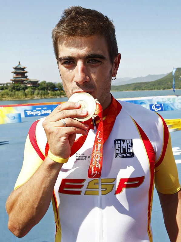 Ha sido también una buena jornada para el cilcismo, con tres oros y un bronce. El madrileño César Neira ha conseguido uno de ellos en la contrarreloj CP 4.