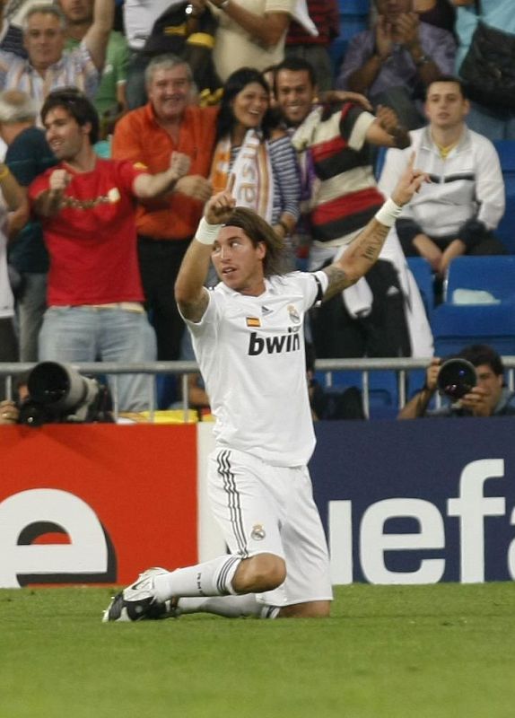 El defensa del Real Madrid Sergio Ramos, celebra el gol que ha marcado al Bate Borisov bielorruso, en el minuto 10.