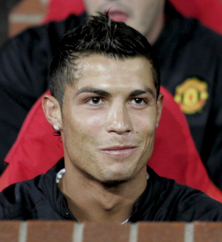 El delantero del Manchester United, Cristiano Ronaldo, antes del comienzo del partido de Liga de Campeones contra el Villarreal CF.