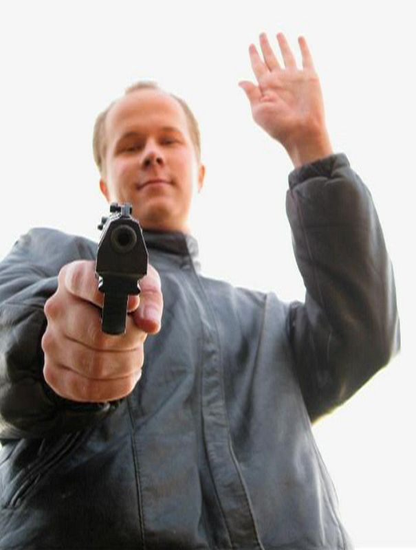 El autor de la masacre saluda a la cámara