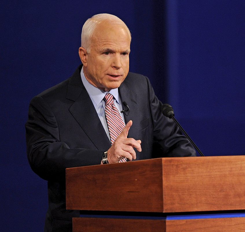 John McCain, en el primer debate presidencial