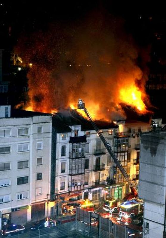 INCENDIO TRAS EXPLOSION GAS