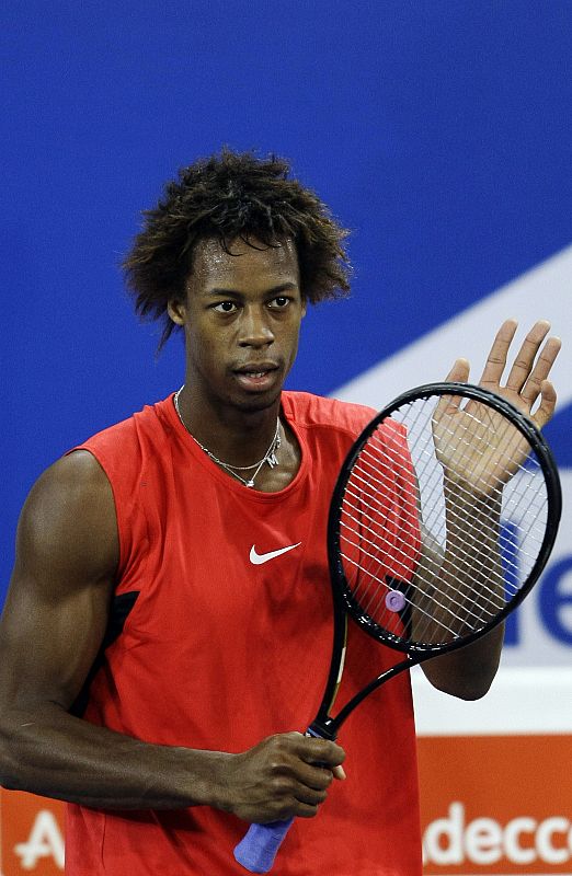 El francés Gael Monfils también celebra su victoria ante el italiano Fabio Fognini por 6-2 y 6-4.