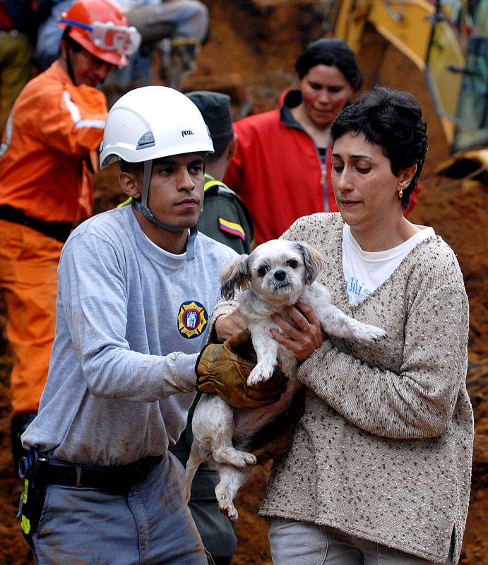 DERRUMBE EN UN BARRIO DE MEDELLÍN