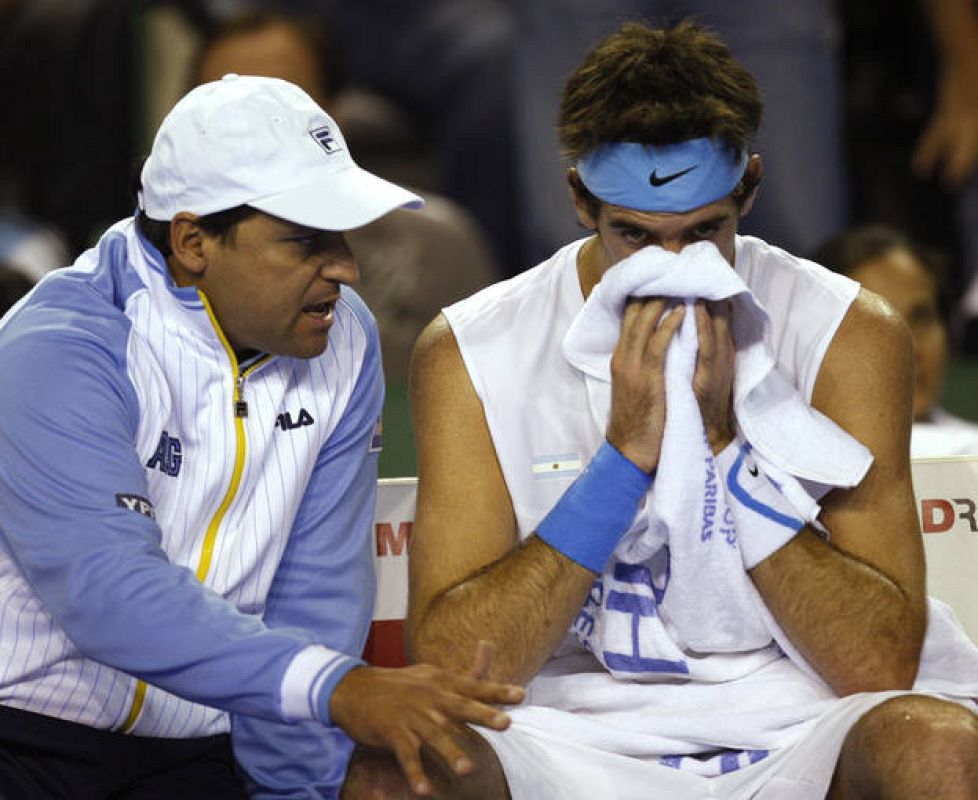 Las dudas del líder. Del Potro se desespera ante el juego de su rival, Feliciano López.