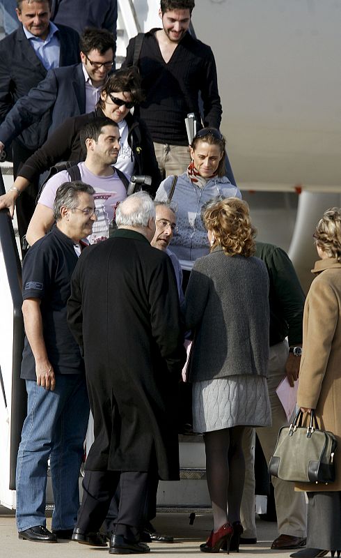 LLEGA A MADRID EL AVIÓN CON LOS 56 ESPAÑOLES EVACUADOS DE BOMBAY