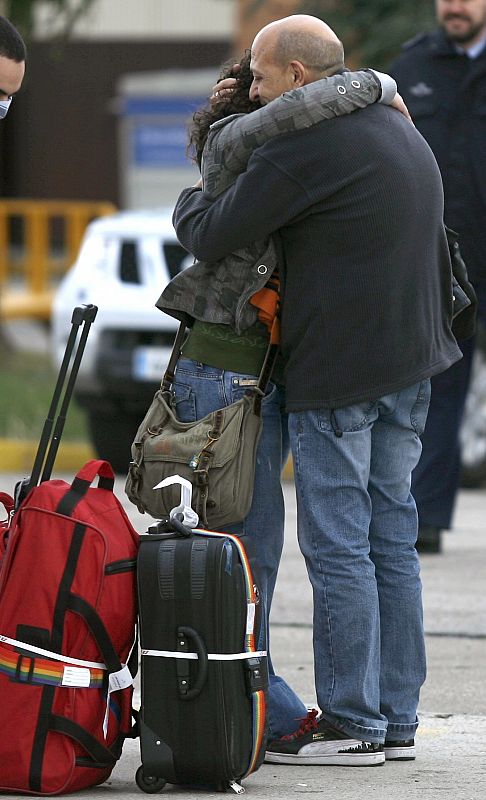 LLEGA A MADRID EL AVIÓN CON EL ÚLTIMO GRUPO DE ESPAÑOLES EVACUADOS DE INDIA