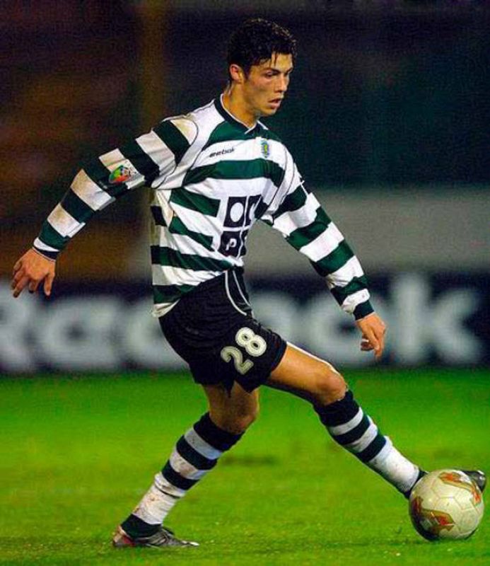 El portugués que comenzó jugando en un modesto equipo de la isla de Madeira, pasó por el Nacional y por el Sporting de Lisboa, antes de llegar al Manchester United.