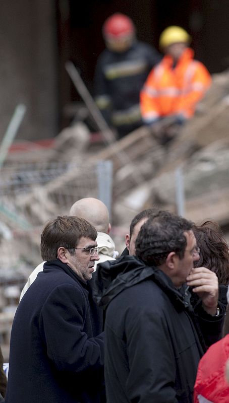 El presidente del Gobierno mallorquín, Francesc Antich ha visitado junto a otras autoridades la zona siniestrada
