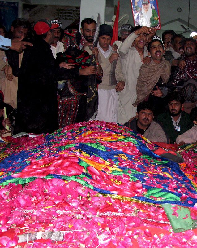 PRIMER ANIVERSARIO MUERTE DE BENAZIR BHUTTO