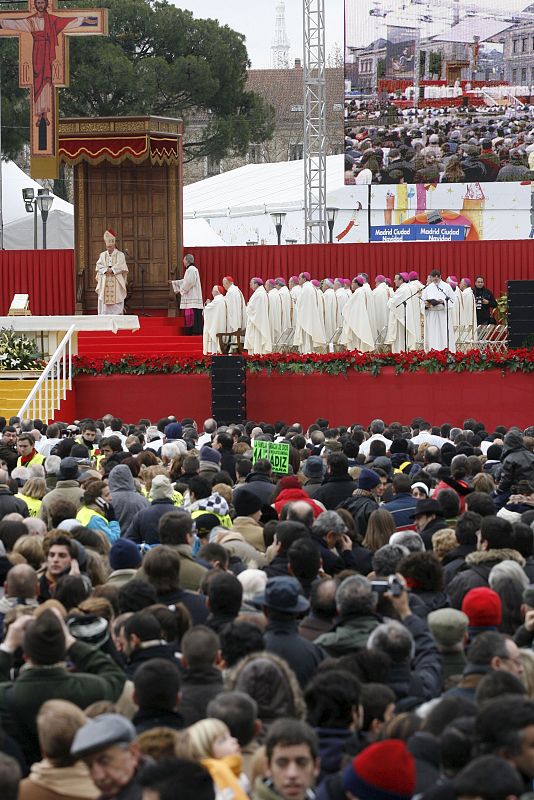 MISA MULTITUDINARIA EN MADRID