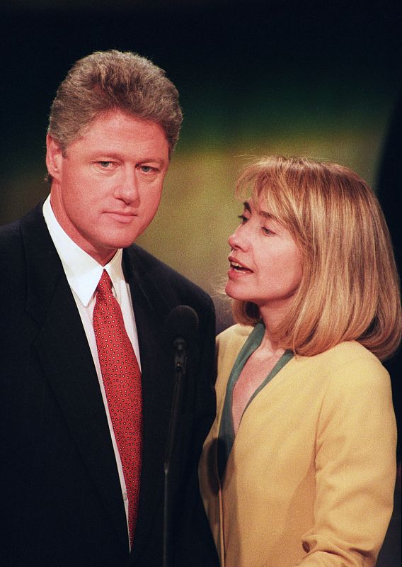 Bill Clinton con su esposa Hillary cuando era candidato a la presidencia