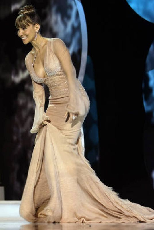 Elsa Pataky es protagonista en todas las ceremonias de los Goya, tanto por su belleza como por la espectacularidad de sus vestidos. 