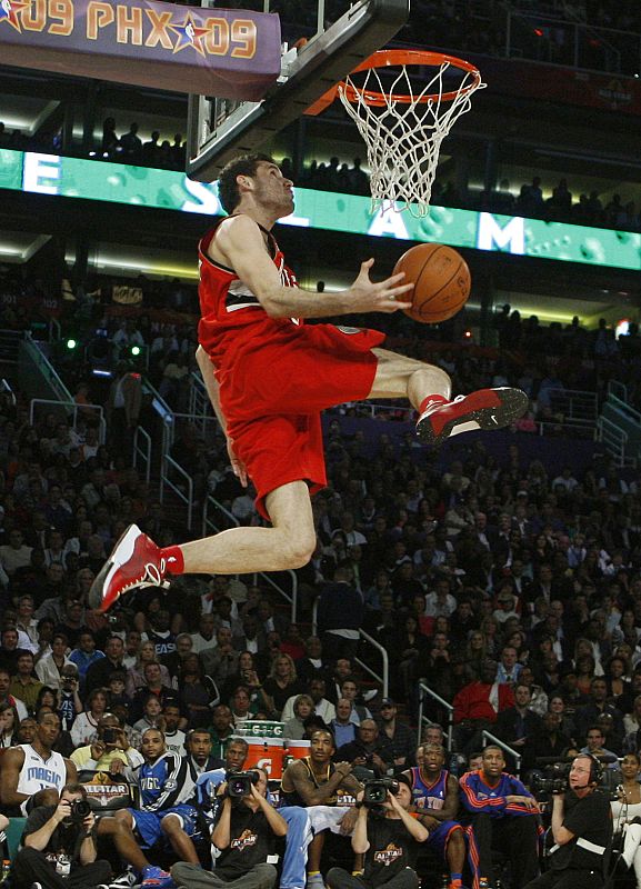 Portland Trail Blazers Rudy Fernandez of Spain competes in the Slam Dunk contest at NBA All-Star weekend in Phoenix, Arizona