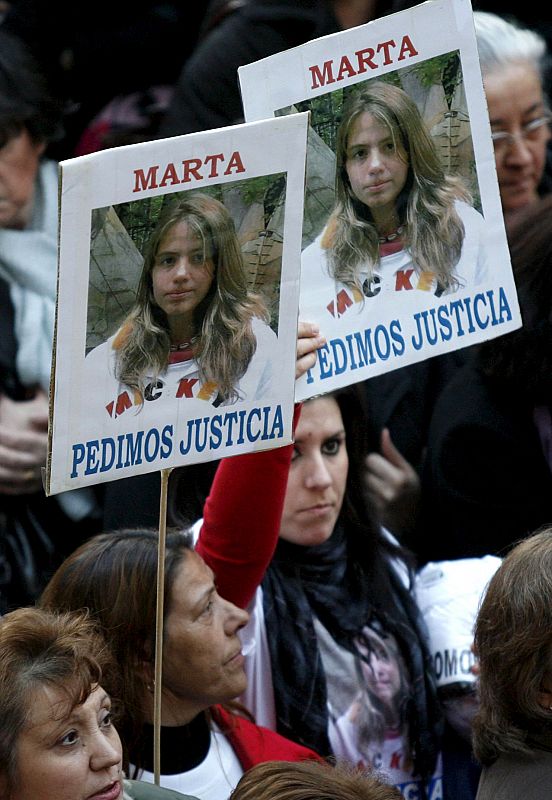 Las fotos de Marta del Castillo, presentes en la marcha.