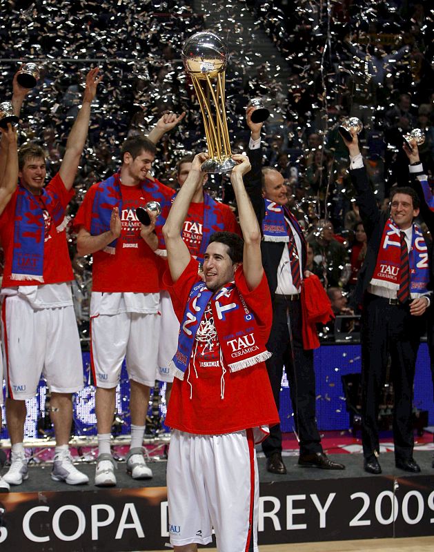 Alegría de todos los jugadores del Baskonia.