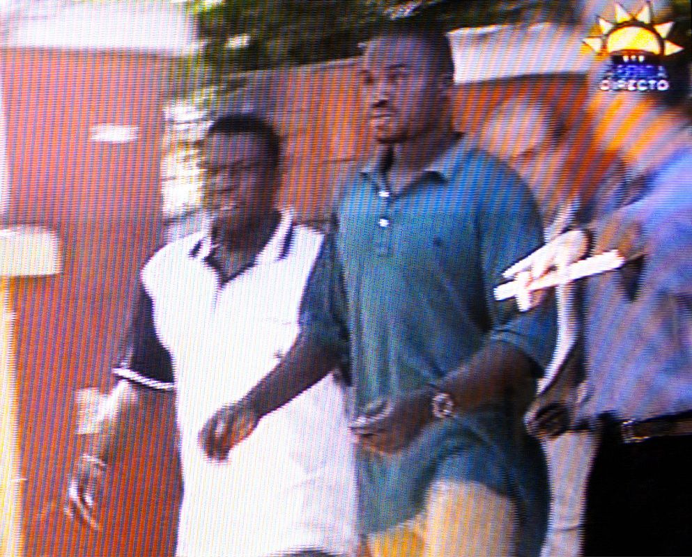 El 7 de mayo de 1999 Nino Vieira fue escoltado a la embajada portuguesa después de ser derrocado. Vieira se exiliaría más tarde  en Portugal y no regresó a Guinea Bissau hasta 2005.