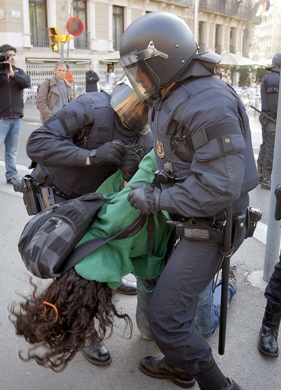 Otros 16 manifestantes han sido denunciados por desobediencia.